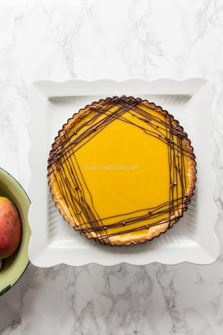 Estamos en plena temporada de mango, no te pierdas esta fabulosa Tarta de mango y parchita vía www.elgatogoloso.com