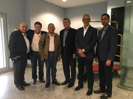 Diputado Rafael Méndez llega a Venezuela invitado como observador electoral.