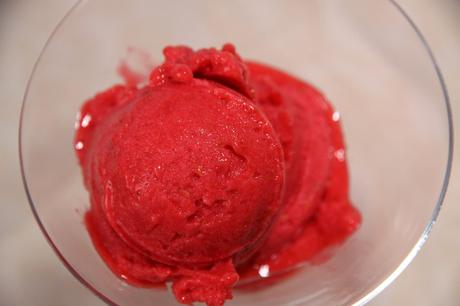 sorbete de frambuesas con rosas sorbete de frambuesas con rosas