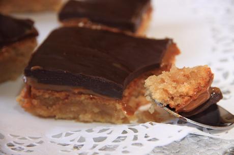 Pastel de chocolate y dulce de leche