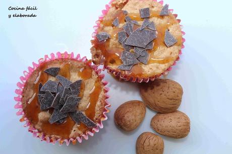 MAGDALENAS DE CARAMELO, ALMENDRA Y CHOCOLATE