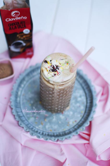 Batido de Chocolate a la Taza y Mantequilla de Cacahuetes. Batido de Chocolate a la Taza y Mantequilla de Cacahuetes.