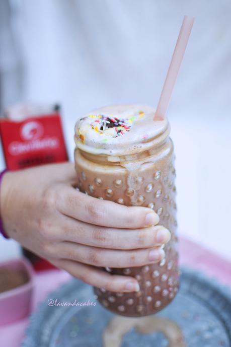 Batido de Chocolate a la Taza y Mantequilla de Cacahuetes. Batido de Chocolate a la Taza y Mantequilla de Cacahuetes.