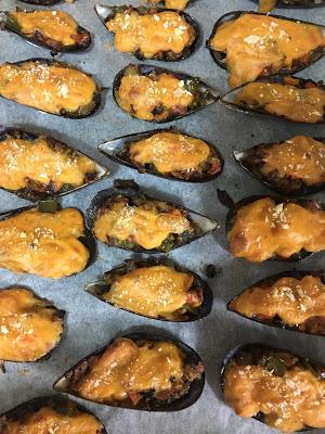 Mejillones Con Verduras Gratinados Con Bechamel De Tomate