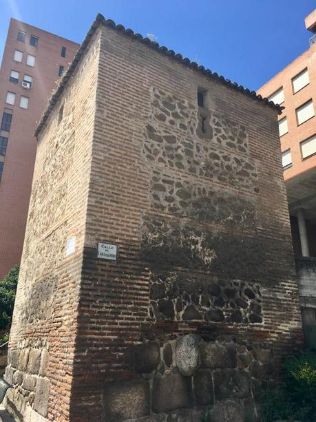 La imagen puede contener: cielo y exterior