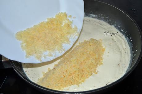 Espaguetis con crema de queso y crujiente de jamón