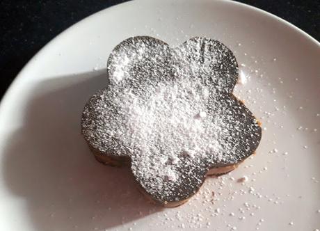 CHOCOLATINA RELLENA DE CREMA DE GALLETAS