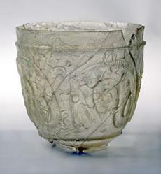 Vaso de vidrio tallado, Conjunto Arqueológico Madinat Al-Zahra