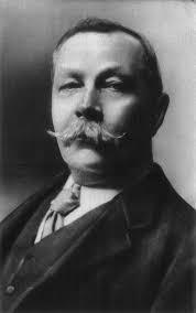 Sir Arthur Conan Doyle, autor de Sherlock Holmes.