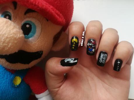 Diseño de uñas gamer: Super Mario Bros y Come-Cocos