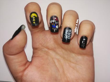 Diseño de uñas gamer: Super Mario Bros y Come-Cocos