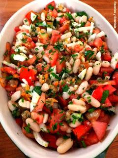 ENSALADA DE JUDIAS BLANCAS HINOJO Y BERBERECHOS