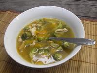Sopa de miso, con verduras y pavo