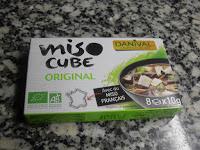 Sopa de miso, con verduras y pavo