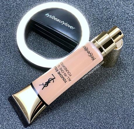 Touche Éclat All-In-One Glow Foundation Aumenta la Familia Touche Éclat