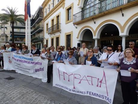 CONCENTRACIÓN contra la violencia de género CONCENTRACIÓN contra la violencia de género