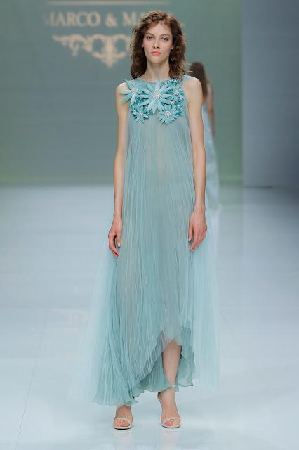 La colección 2019 de vestidos de novia y fiesta de Marco & María nos transporta nostálgicamente al sueño de una noche de verano