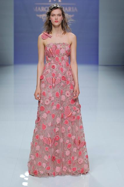 La colección 2019 de vestidos de novia y fiesta de Marco & María nos transporta nostálgicamente al sueño de una noche de verano