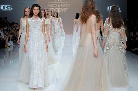 La colección 2019 de vestidos de novia y fiesta de Marco & María nos transporta nostálgicamente al sueño de una noche de verano