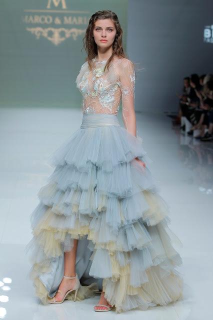 La colección 2019 de vestidos de novia y fiesta de Marco & María nos transporta nostálgicamente al sueño de una noche de verano