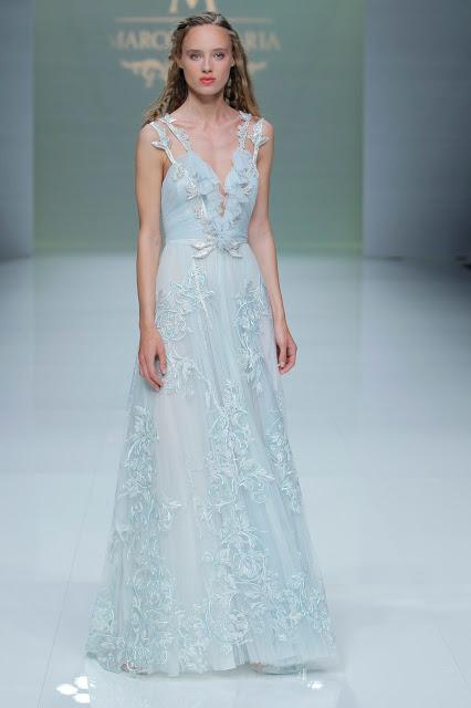 La colección 2019 de vestidos de novia y fiesta de Marco & María nos transporta nostálgicamente al sueño de una noche de verano