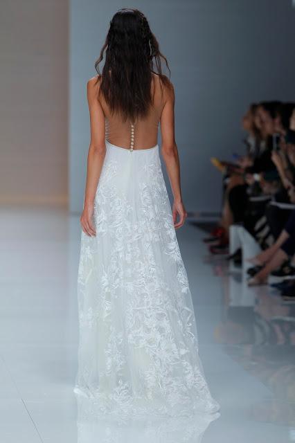 La colección 2019 de vestidos de novia y fiesta de Marco & María nos transporta nostálgicamente al sueño de una noche de verano