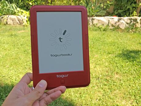 ¿Libro electrónico (ebook vs kindle) o libro en papel? ¡Yo me quedo con ebook, con el Tagus Iris!