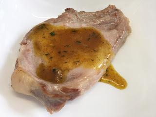 Chuleta de cerdo con salsa de mostaza y miel