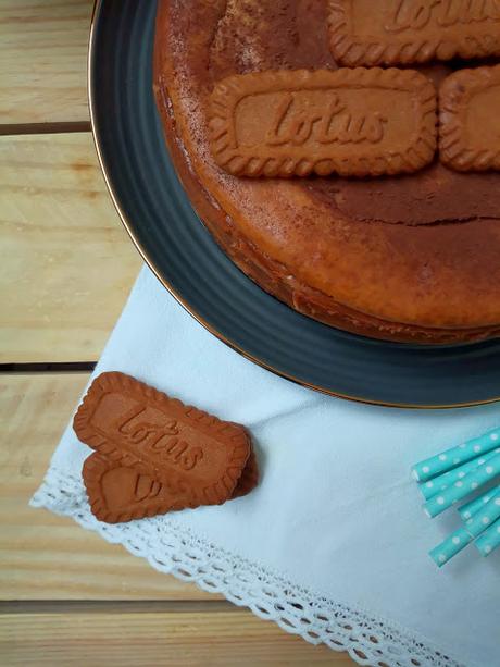 Lotus cheesecake. Deliciosa tarta de queso horneada con crema de galeltas Lotus. Lotus cheesecake. Deliciosa tarta de queso horneada con crema de galeltas Lotus.