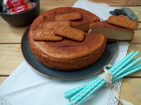 Lotus cheesecake. Deliciosa tarta de queso horneada con crema de galeltas Lotus. Lotus cheesecake. Deliciosa tarta de queso horneada con crema de galeltas Lotus.