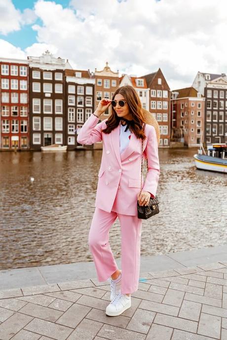 Mundo blogger: pink suit