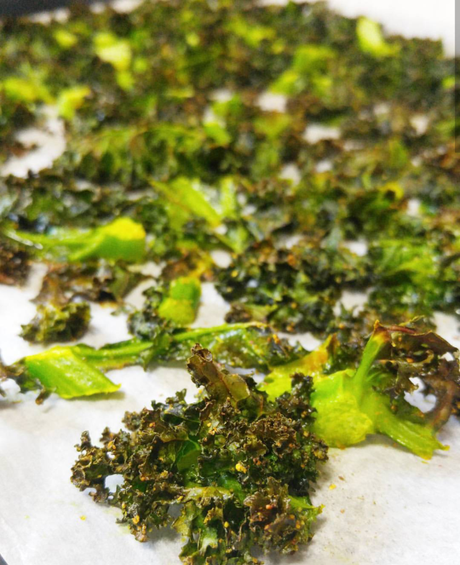 Kale chips al curry