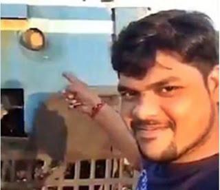 EL DEMONIO Y EL SELFIE EL DEMONIO Y EL SELFIE