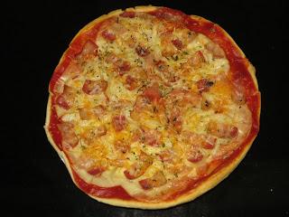 PIZZA EN HOJALDRE DE BACON Y CEBOLLA