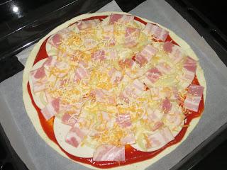 PIZZA EN HOJALDRE DE BACON Y CEBOLLA