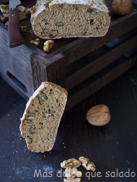 Pan de soda con centeno y nueces