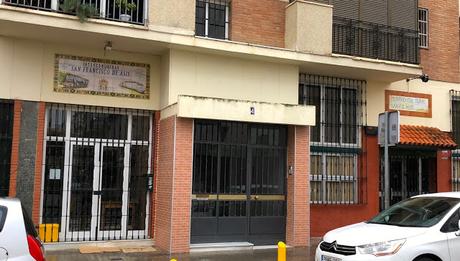 El azulejo de la Barriada de la RENFE. El azulejo de la Barriada de la RENFE.