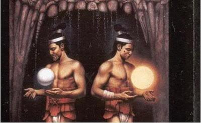Los gemelos Hunahpú e Ixbalanque, tras derrotar a los dioses del inframundo, y convertidos en el Sol y la Luna