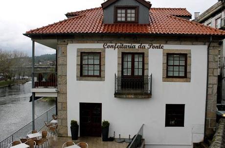 Comer en Amarante. Tapeo a la portuguesa en una bodega con solera Confeitaria da Ponte comer en Amarante