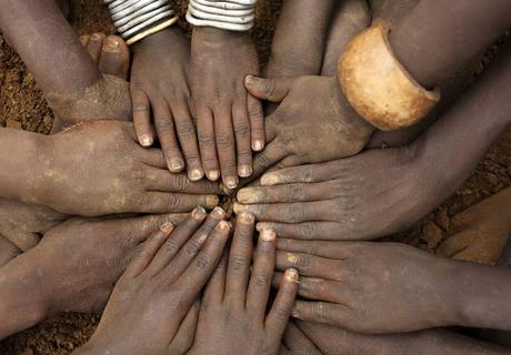 SAWABONA: LA TRIBU AFRICANA CON UNA BELLÍSIMA COSTUMBRE