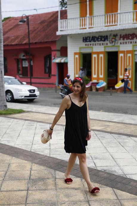 Vestido negro corto en Puerto Plata vestido-negro-corto-HM-puerto-plata-republica-dominicana