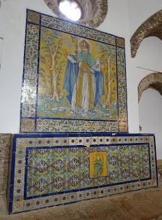 Imagen del mes: Retablos cerámicos de las capillas laterales del Monasterio de Tentudía