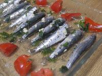 Sardinas a las finas hierbas con tomates asados Sardinas a las finas hierbas con tomates asados