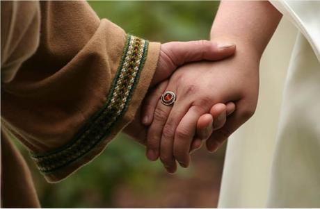 ¿Cómo organizar una boda medieval con disfraces medievales adultos? bodasmedievales