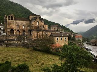 CARGADA DE RECUERDOS...