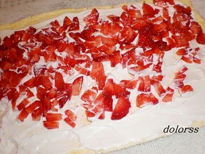 BRAZO DE FRESAS CON NATA