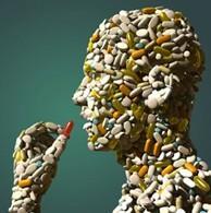 Imaginaos por un momento que todos los medicamentos que hemos tomado a lo largo de nuestra vida se pegasen a nuestra piel... Ahí nos daríamos cuenta de la cantidad de drogas que hemos ingerido y el destrozo que hemos causado a nuestro organismo.