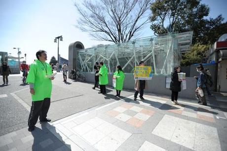 Los japoneses volcados con los damnificados del Tsunami