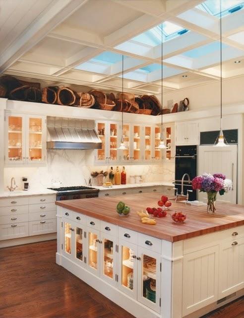 STUNNING KITCHEN