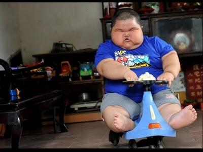 Tiene 3 años y pesa 60 kilos